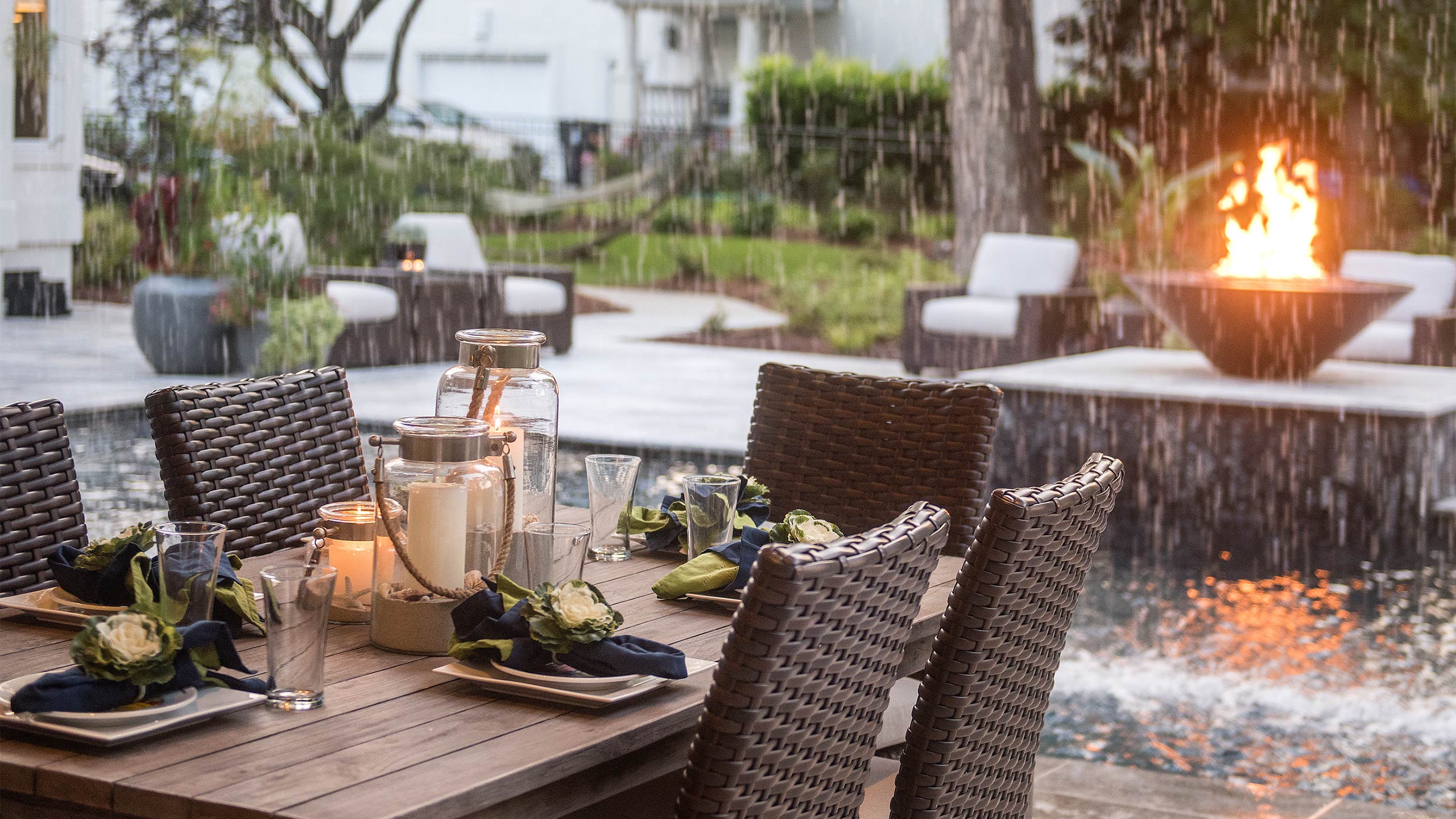 Outdoor Dining Ambiance